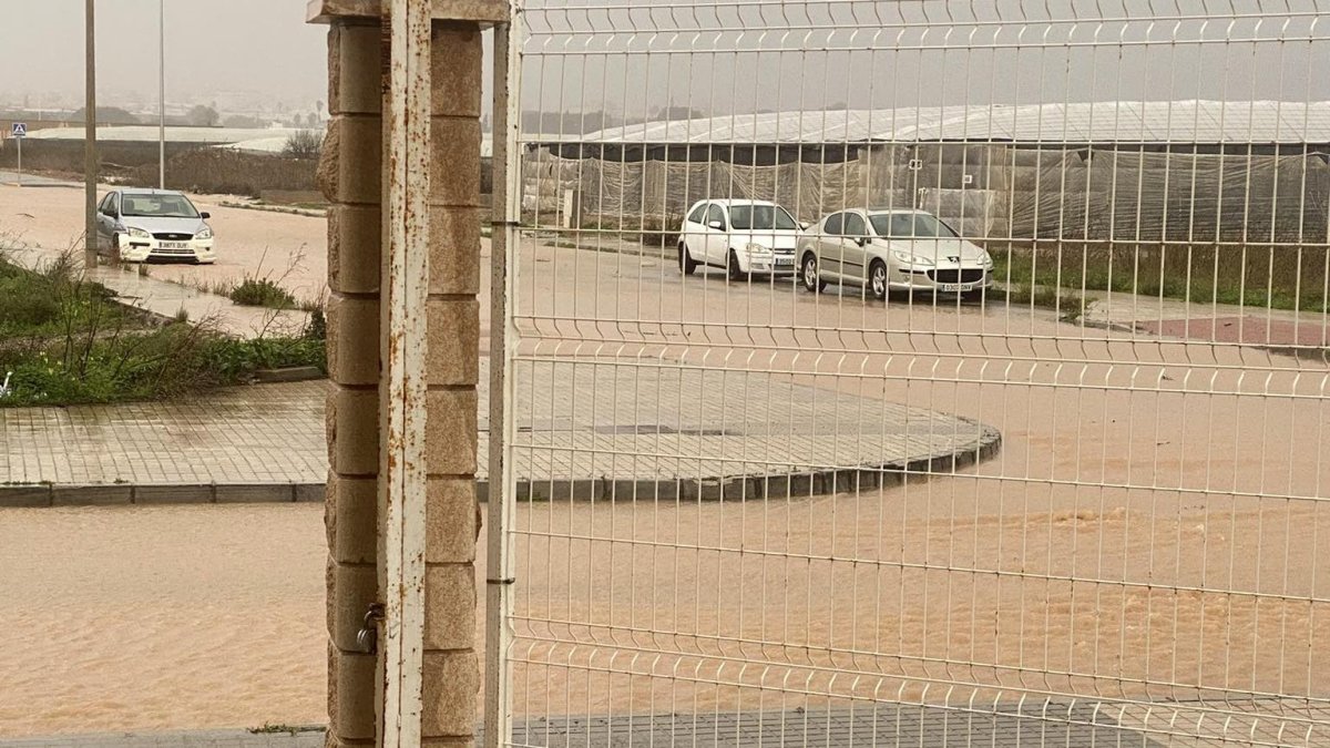 Acumulación de agua en El Ejido con motivo de las intensas lluvias.