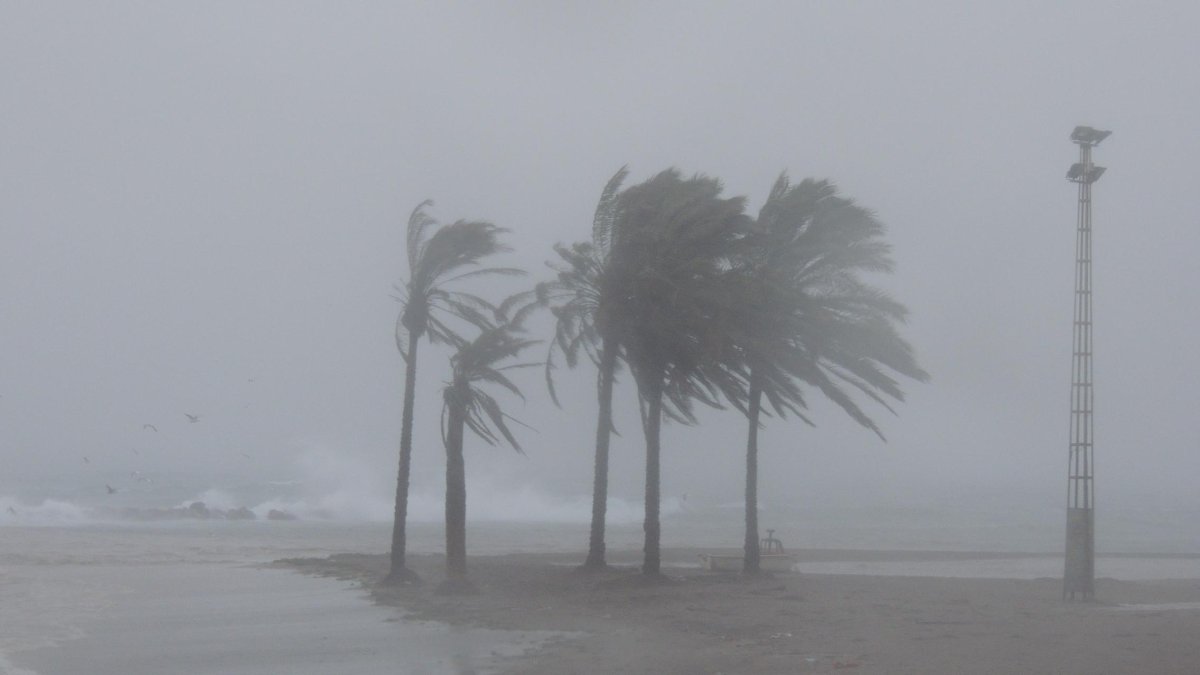 Temporal de viento y lluvia en Almería.