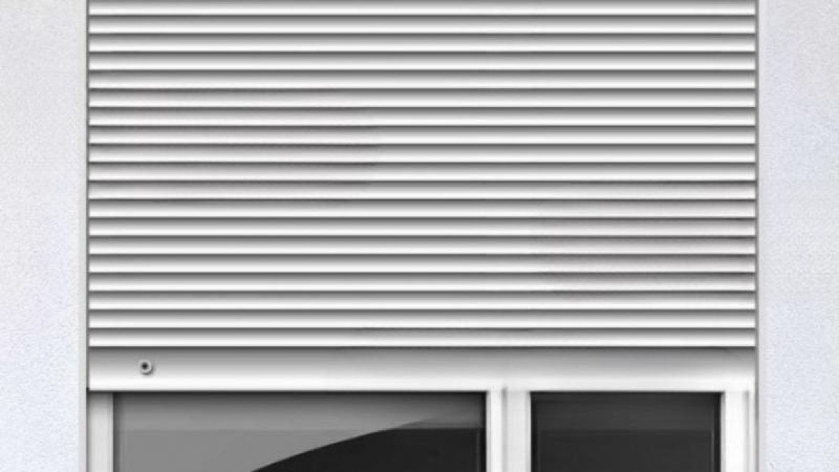 Las persianas enrollables exteriores siguen siendo una de las soluciones más eficaces para proteger las viviendas del sol y el calor en Almería.