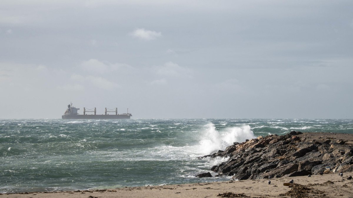 Imagen de archivo de la borrasca Leonardo a su paso por el litoral almeriense.