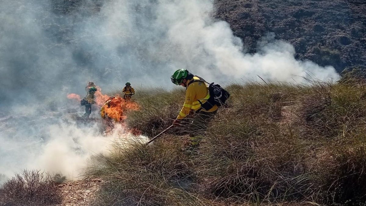 Incendio forestal en Carboneras (Almería).