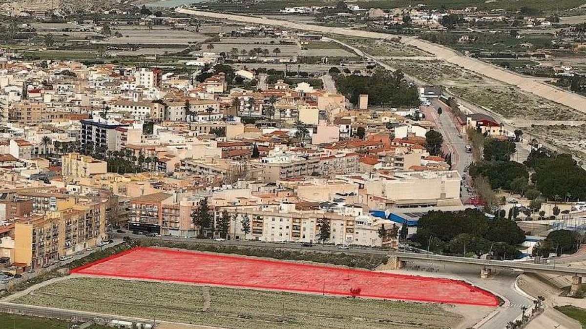 Imagen de los terrenos para el futuro instituto.