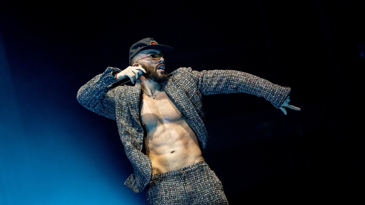 El cantante Manuel Turizo, durante un concierto en el Movistar Arena.