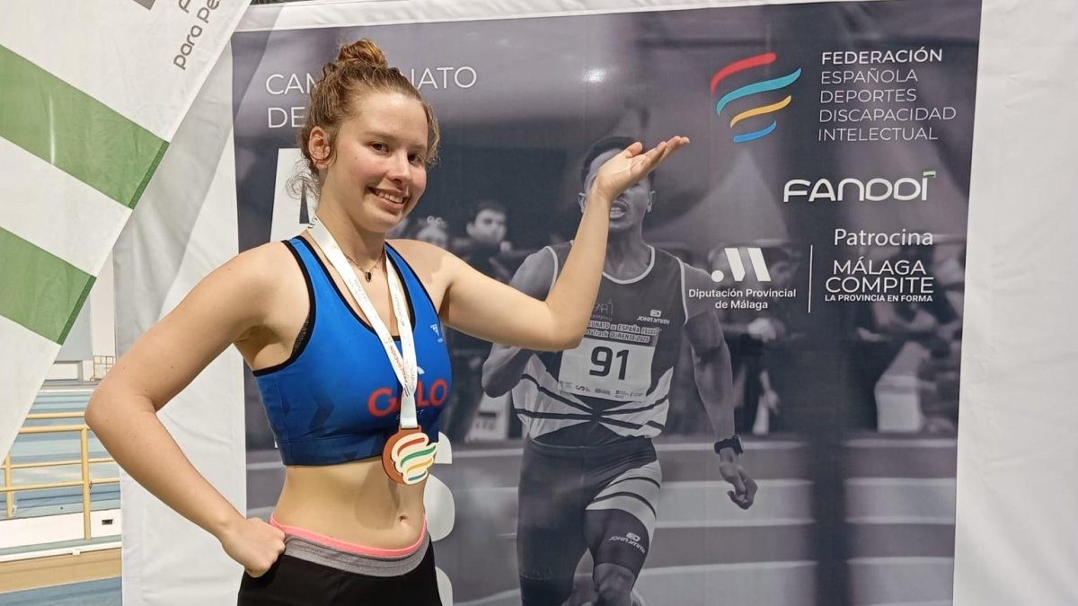 Marta Fernández tras ganar su medalla de bronce.