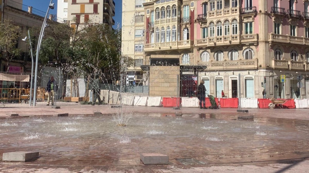Este martes vuelven las obras a Puerta de Purchena.