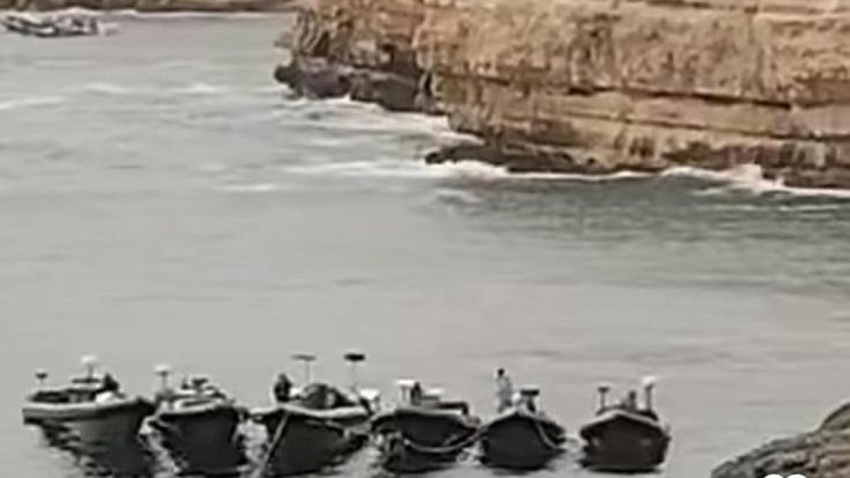 Algunas de las narcolanchas refugiadas en la Cala del Carnaje el pasado miércoles 4 de marzo.