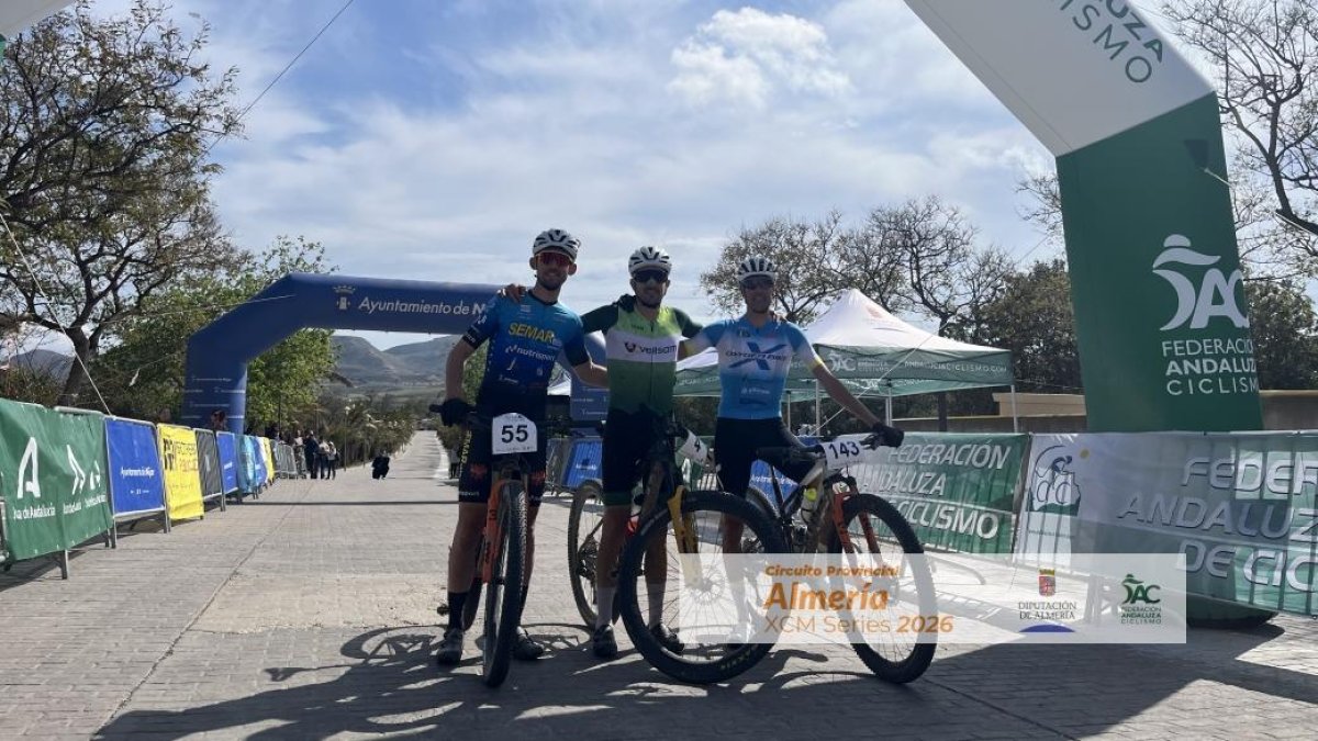 José David Latorre y Nerea García comandan en Níjar