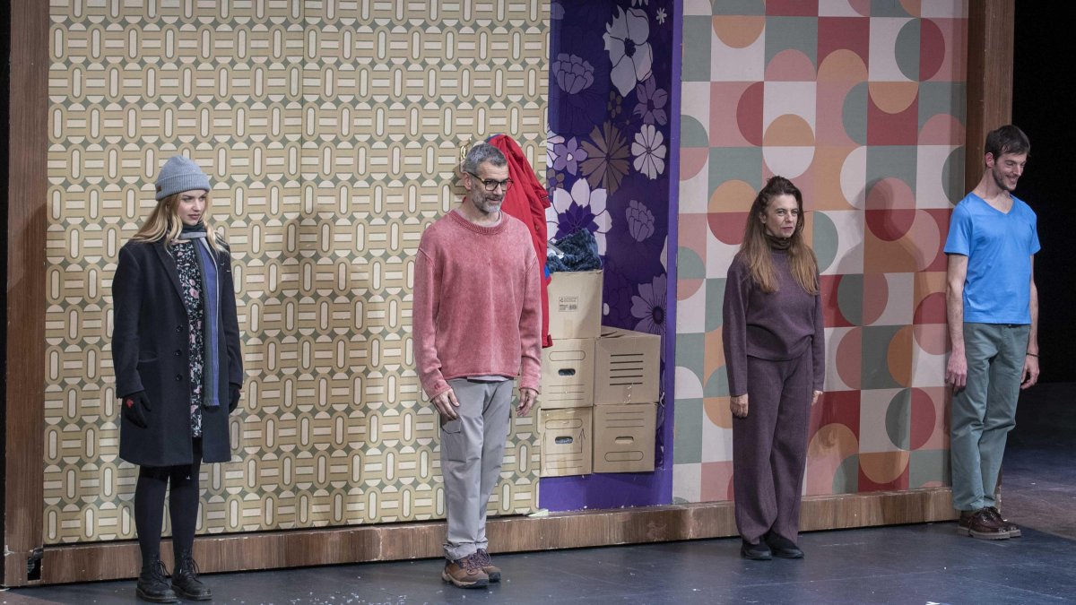 Mirela Balić, Toni Cantó, Lola Baldrich y Marcos Mayo, el elenco de la obra 'Parejas imperfectas', tras el pase de la obra en Almería.