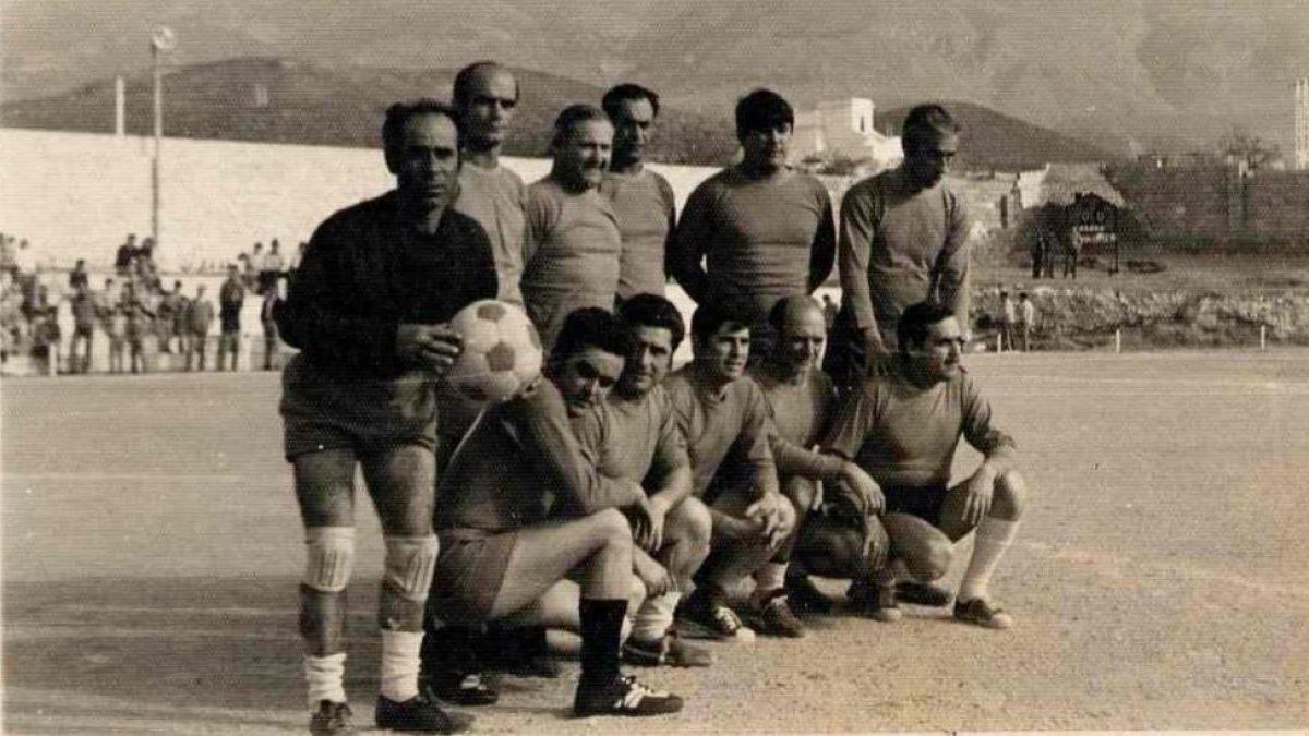 'Viejas glorias' futbolísticas Adra en el Campo del Berja, años 70