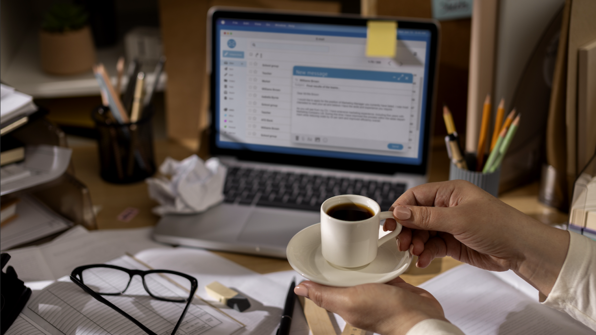 Un espacio de trabajo digital donde la estrategia de email marketing se convierte en una herramienta clave de crecimiento.