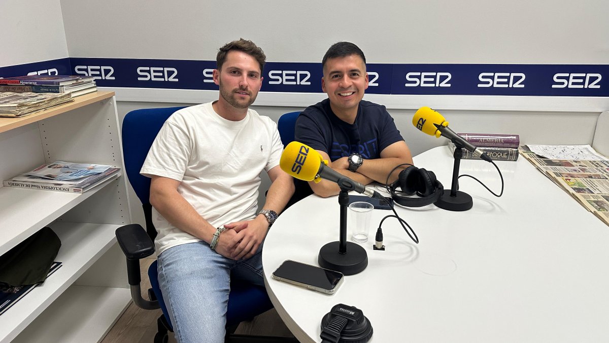 Jesús Toledo y Josu Balladares en los estudios de la Cadena SER Levante.