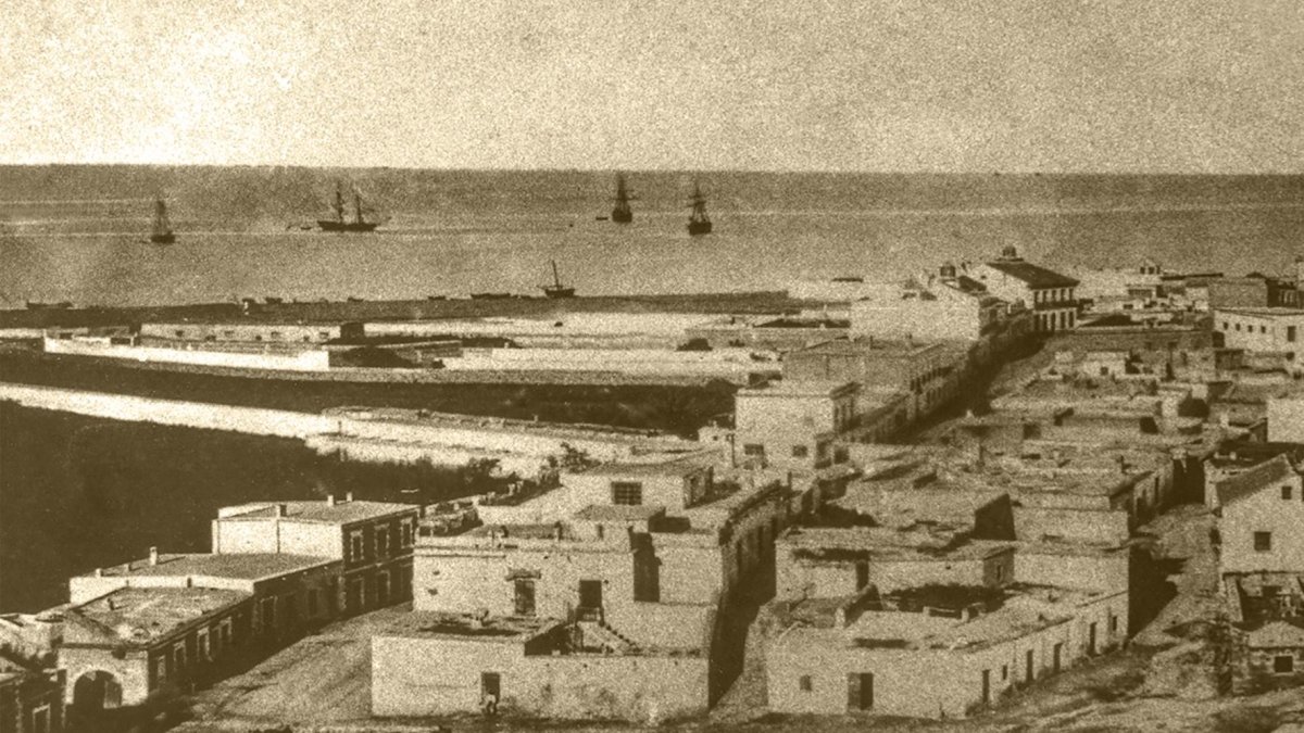 Bergantines en aguas de Adra a la espera de embarque a finales siglo XIX.