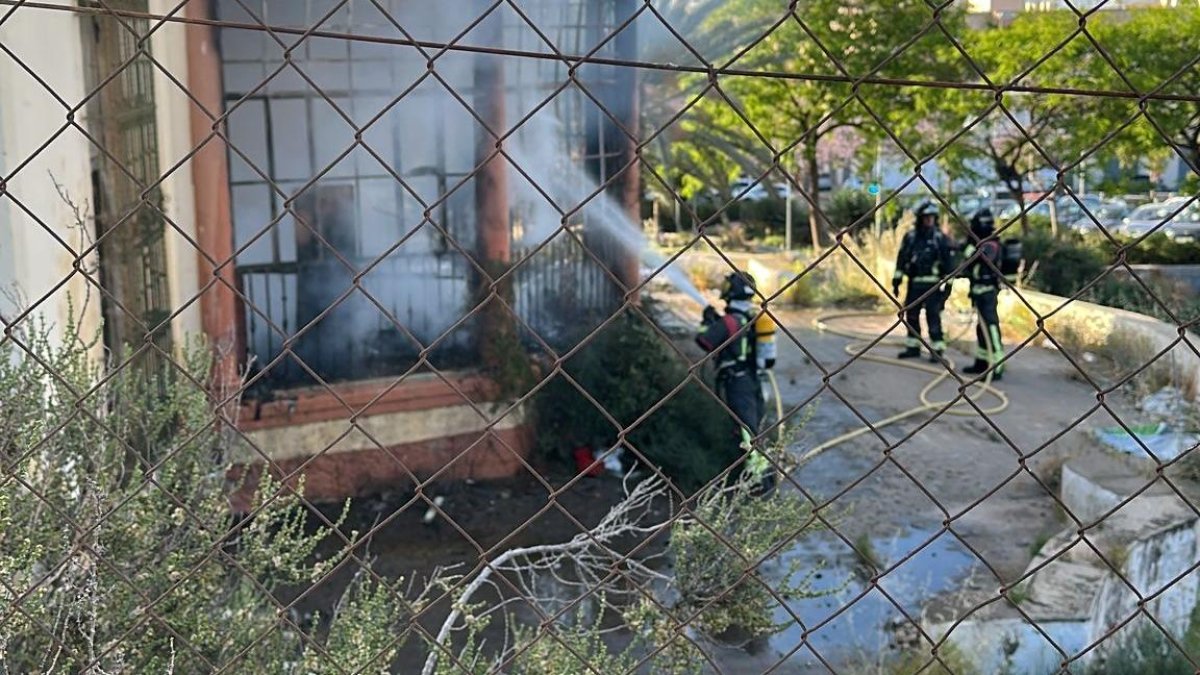 Bomberos actúan en el Cortijo Arcos.