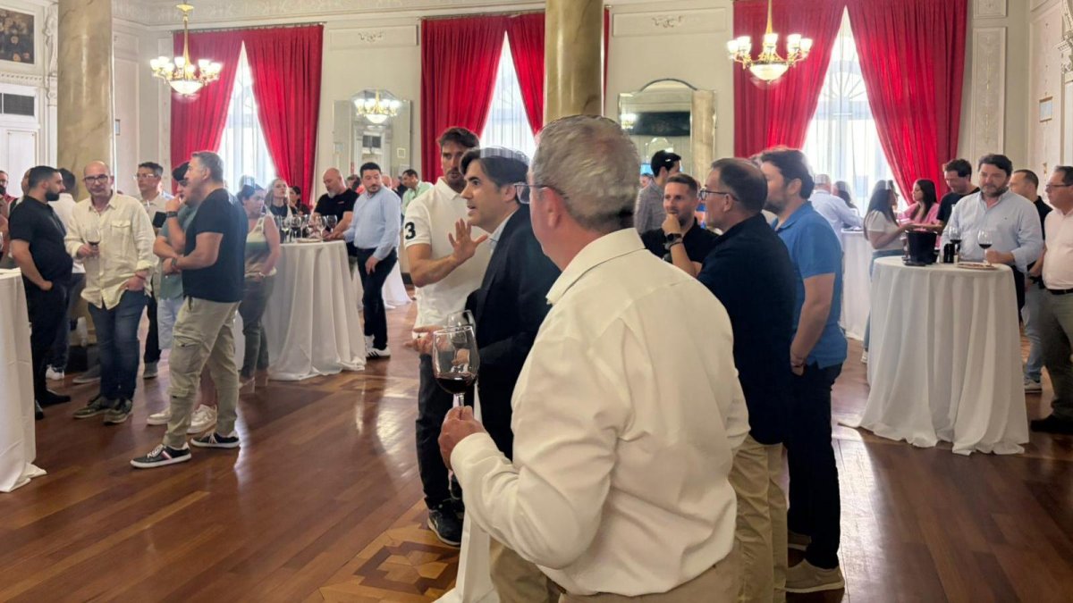 Imagen del Salón Noble del Círculo Mercantil durante la cata privada.