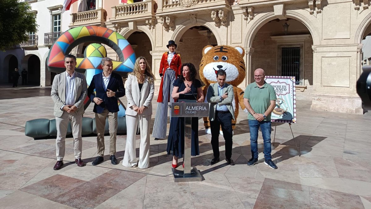 Presentación de la Noche en Blanco en la Plaza Vieja
