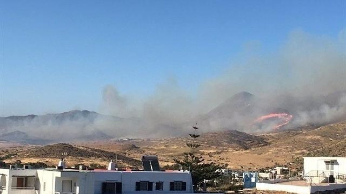 Imagen de archivo de incendio en el Parque Natural de Cabo de Gata-Níjar en 2017.