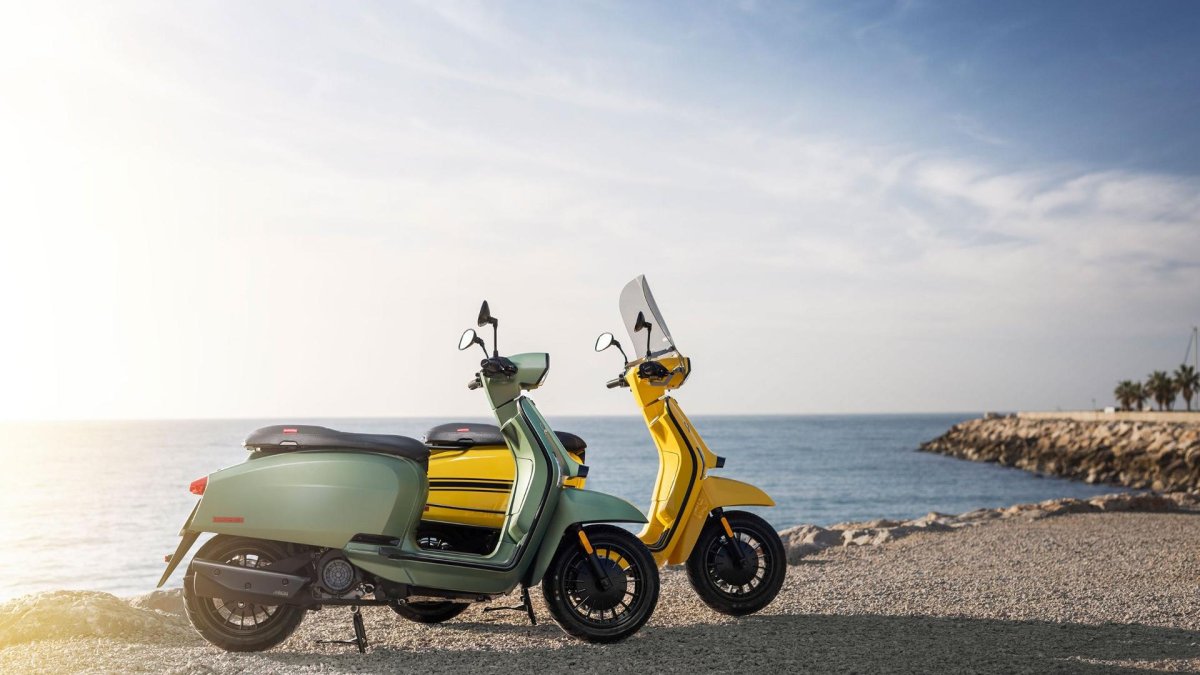 La nueva Lambretta V-Special 125 se suma a la actual oferta de scooters urbanos con un estilo desenfadado y joven.