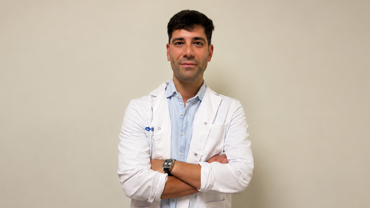 El Dr. Joaquín Sánchez Prieto, cardiólogo del Hospital Vithas Almería.