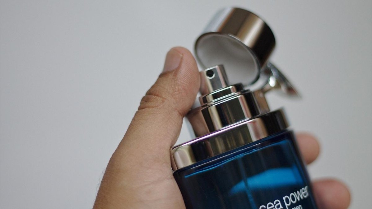 Los perfumes masculinos siguen siendo uno de los productos más buscados durante los periodos de rebajas.