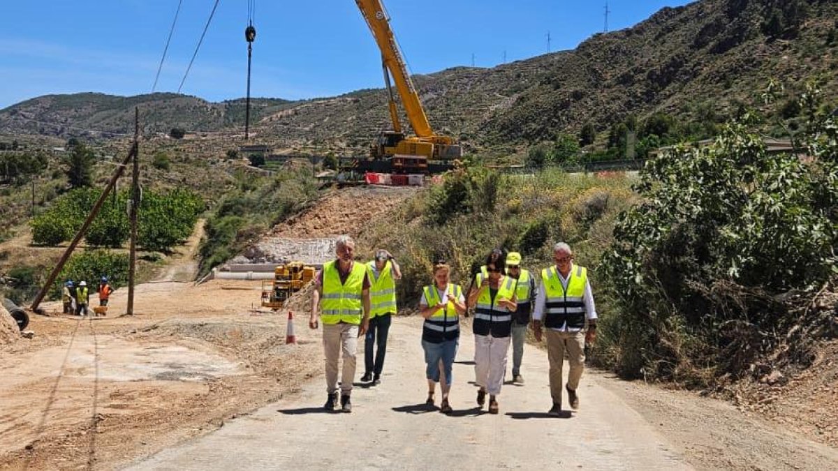 La Junta avanza en las obras de mejora de la seguridad vial en la A-348 a su paso por Huécija.