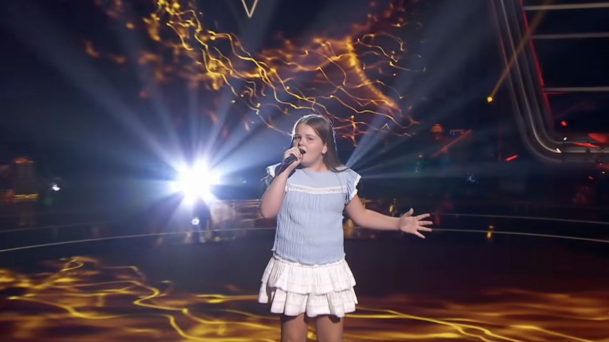 Ainhoa sobre el escenario de 'La Voz Kids', emitido anoche en Antena 3.