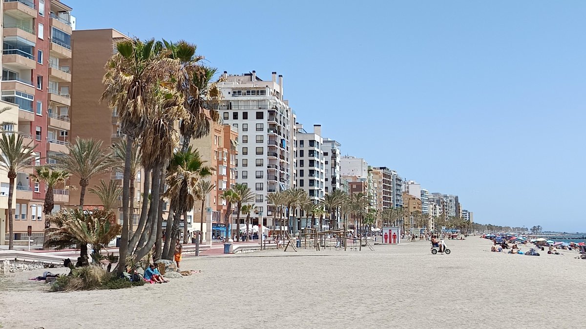 Barrio de El Zapillo, en primera línea de playa de Almería capital.