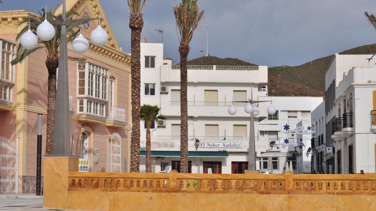 Una mañana a oscuras: dos cortes de luz, uno de más de una hora, afectan a un pueblo de Almería