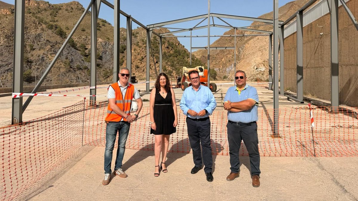 Visita de Antonio J. Rodríguez a la actuación que se está realizando en Alboloduy con Planes Provinciales.