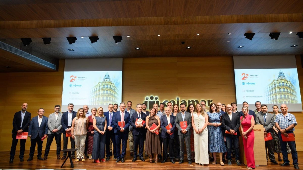 Acto de presentación de la publicación 'Trayectoria 25' del Colegio Profesional de Economistas de Almería.