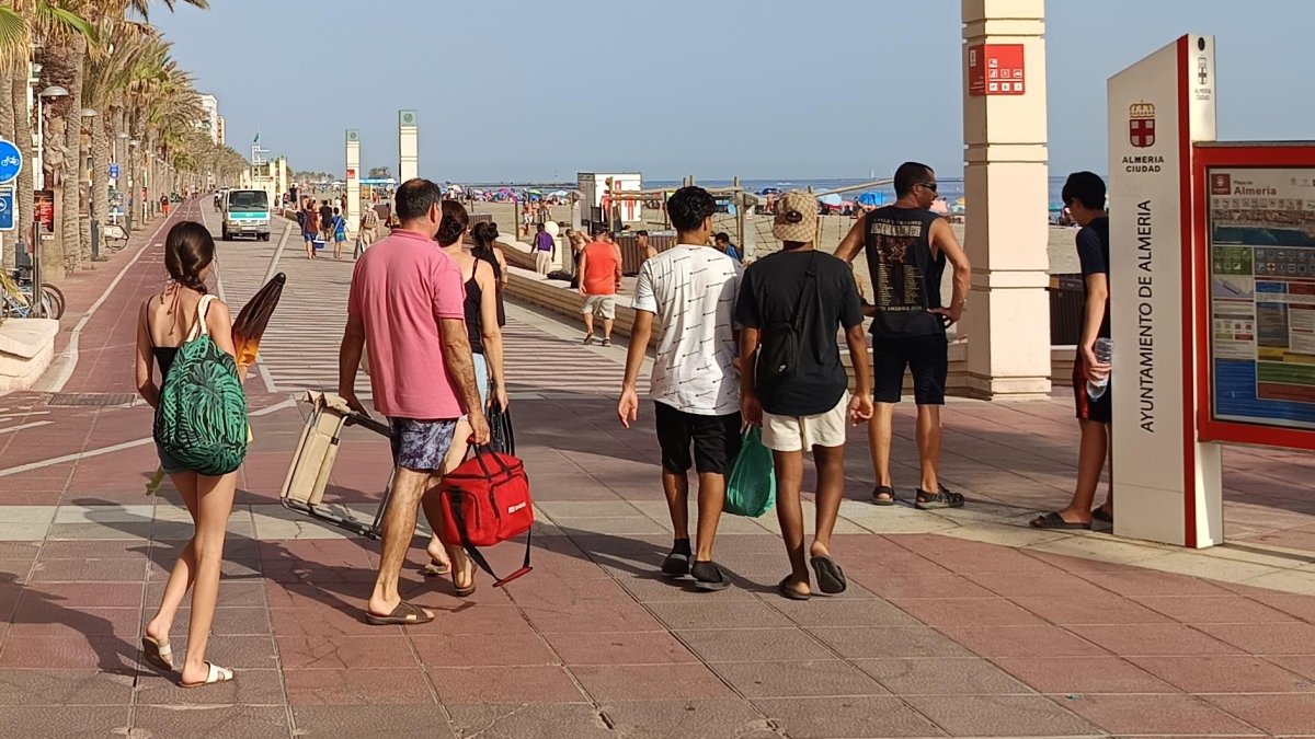 Imagen del Paseo Marítimo de Almería.