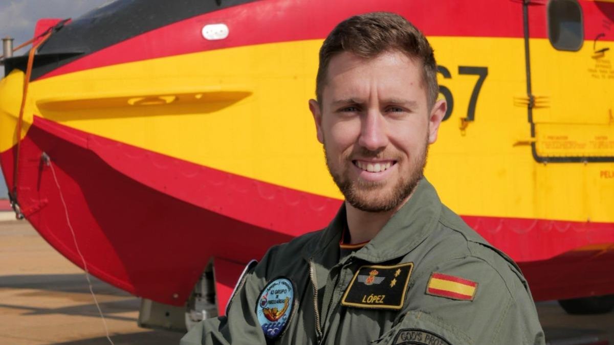 Teniente Juan Manuel Muñoz, piloto de uno de los hidroaviones que estuvieron en el incendio de Los Gallardos.