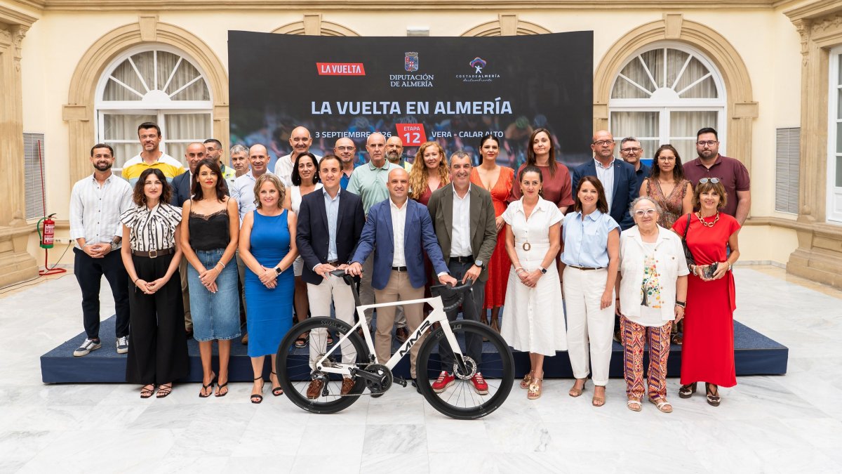 Presentación de la etapa 12 de La Vuelta Ciclista a España en el Palacio Provincial de Almería.