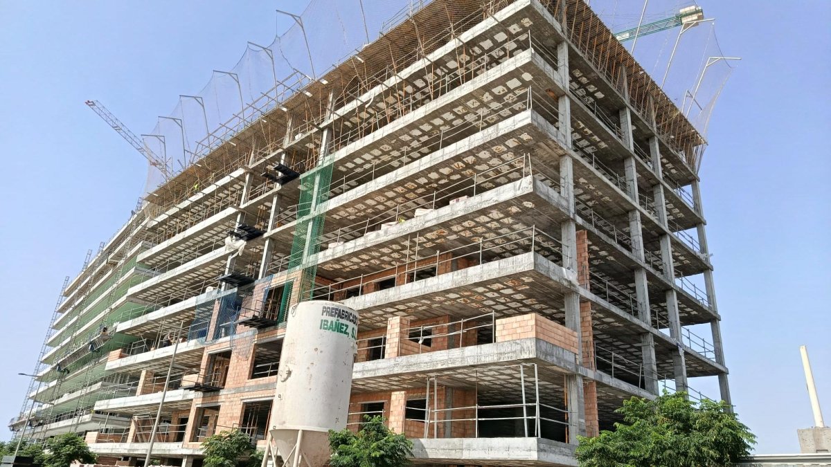 Las obras de Las Pitas avanzan en La Vega de Acá con la estructura casi finalizada.