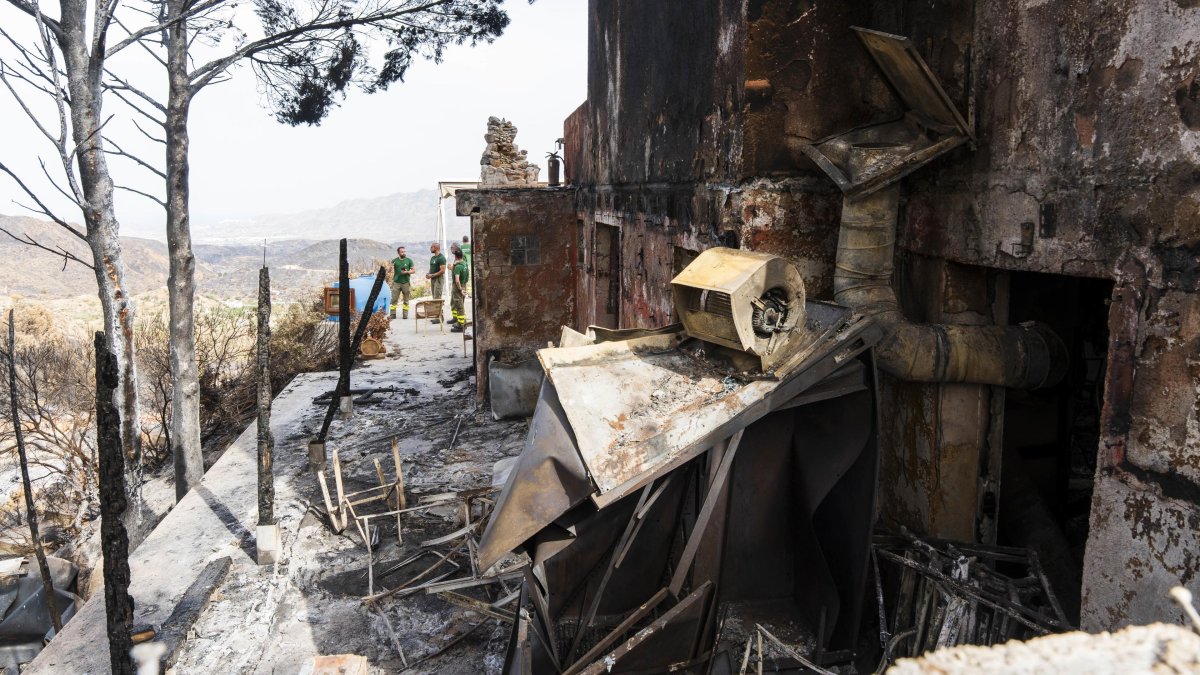 Vivienda en Bédar afectada por el incendio de Los Gallardos.