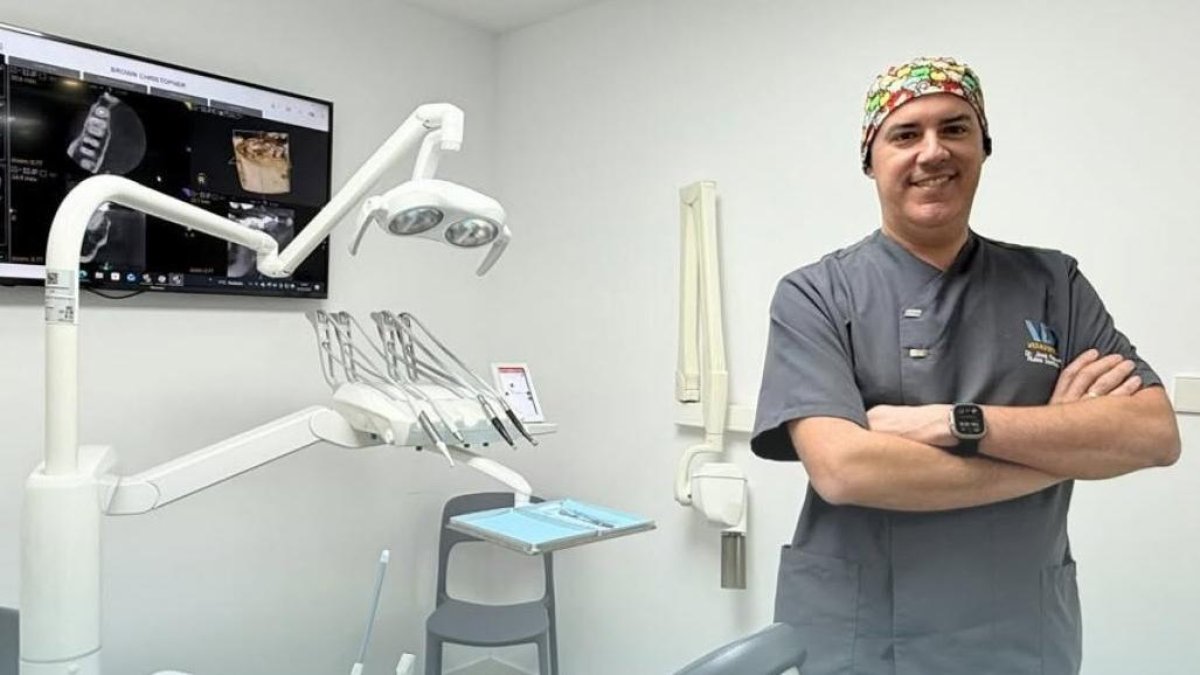 El doctor José Ramón Rubio, responsable de Vera Dental.