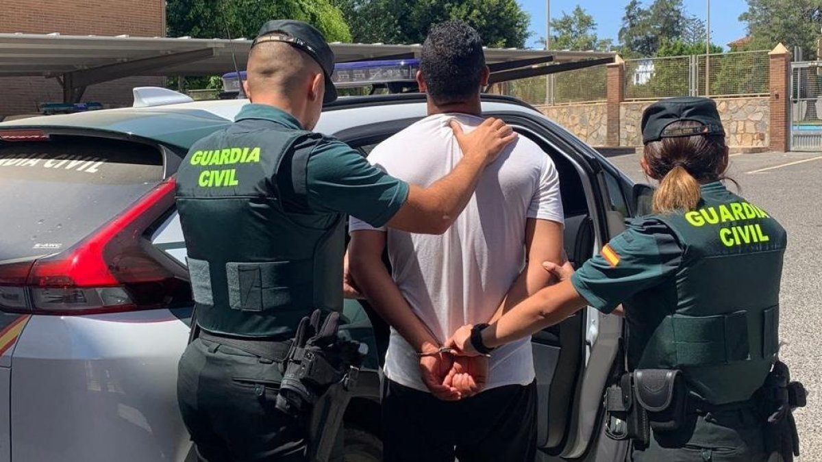 El joven acusado de agredir y atracar a hombres con los que se citaba en El Ejido mediante perfiles falsos de Grindr.