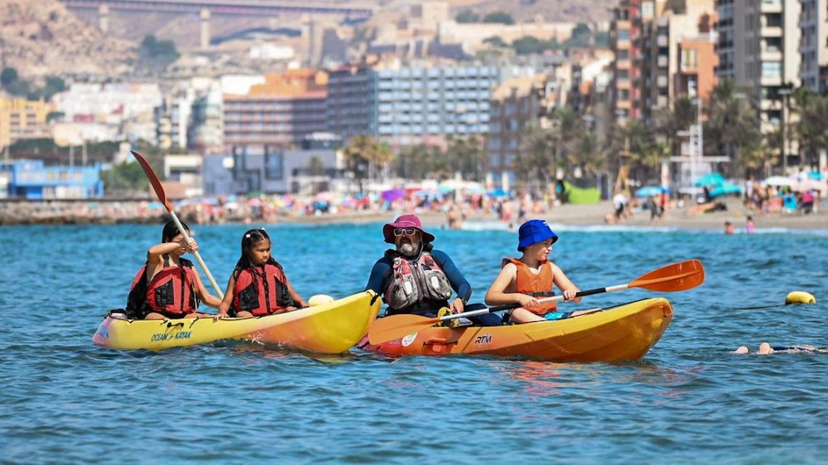 Actividad en kayak en Almería.