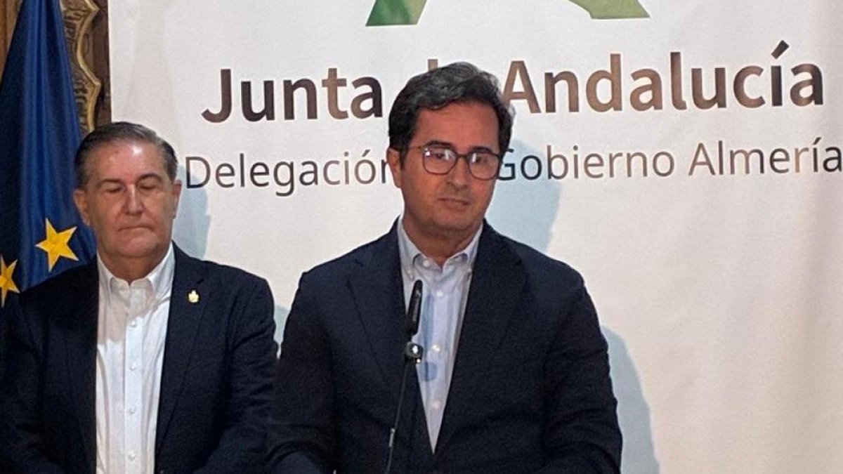 El delegado de la Junta de Andalucía en Almería, Francisco Góngora, durante su intervención ante los medios.