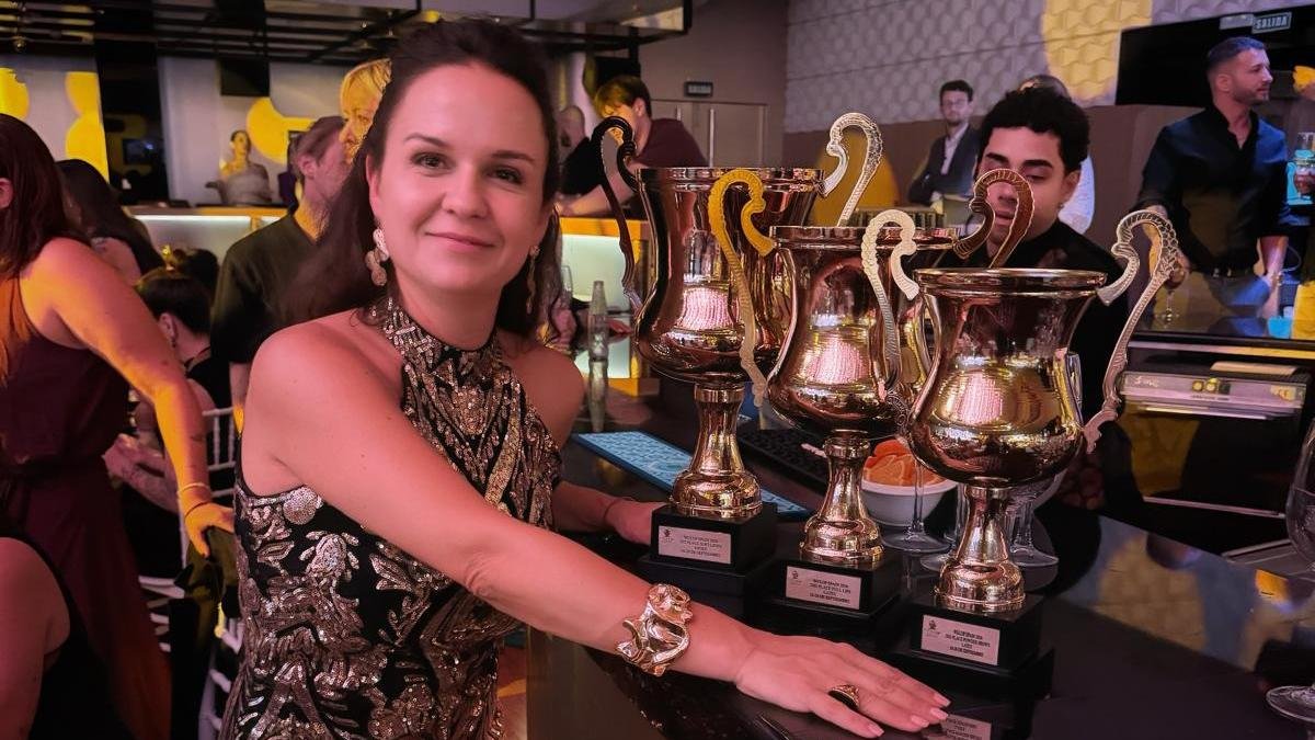 Eloisa Ramírez con sus trofeos del WULOP 2026.