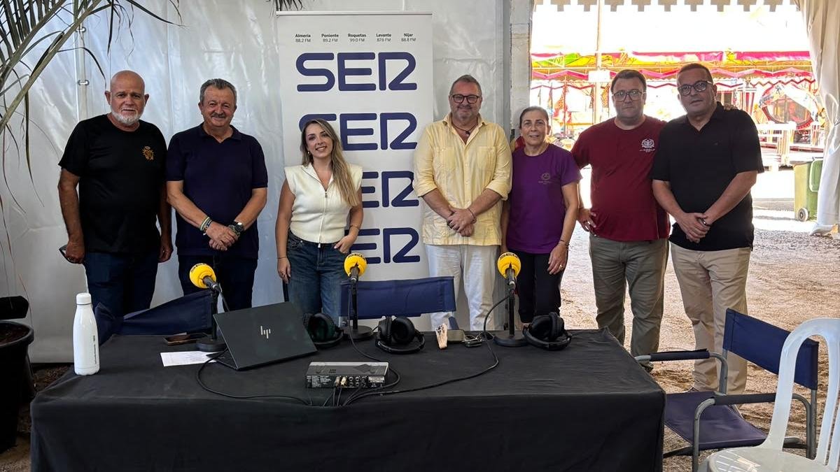 El alcalde de Pulpí, Juan Pedro García; el concejal de Festejos, Juan Bautista López, y los representantes de las tres cofradías pasaron por los micrófonos de Hoy por Hoy.