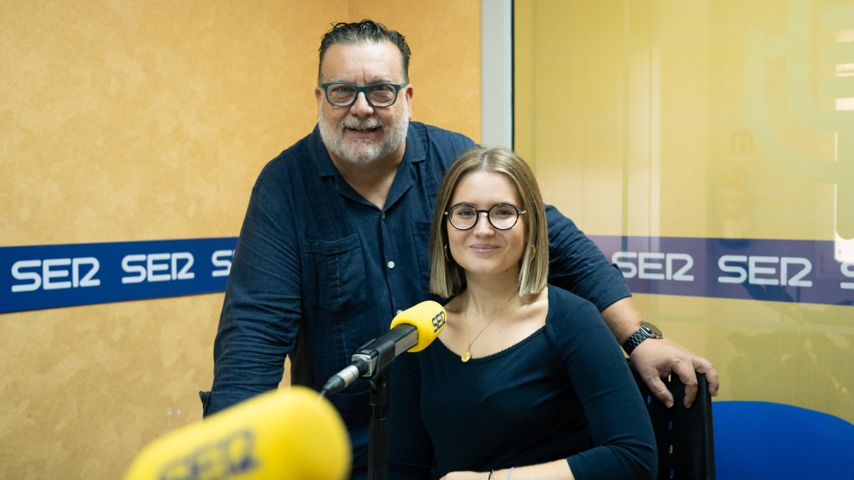 Sara Ruiz y Alfredo Casas, este lunes en los estudios de SER Almería.