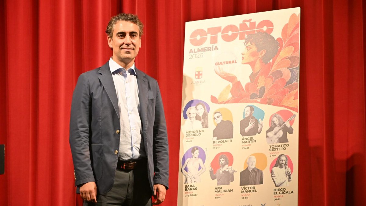 El concejal Joaquín Pérez de la Blanca durante la presentación del otoño cultural de Almería.
