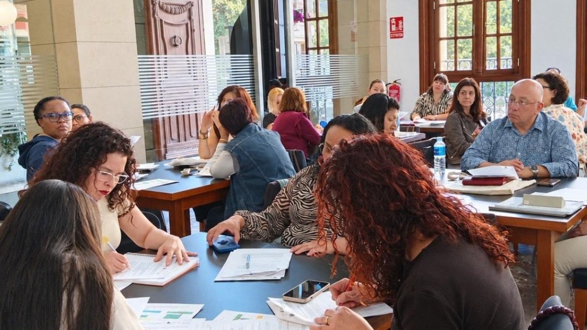 Alumnos durante una sesión formativa impartida por Innova Humana.