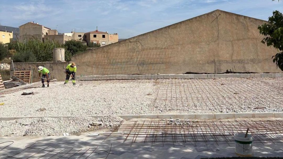 Actualmente se trabaja en el hormigonado de esta zona del Parque 'El Canico'.