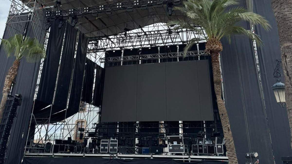 Montaje de escenario para el Almanzora Sound de Albox.