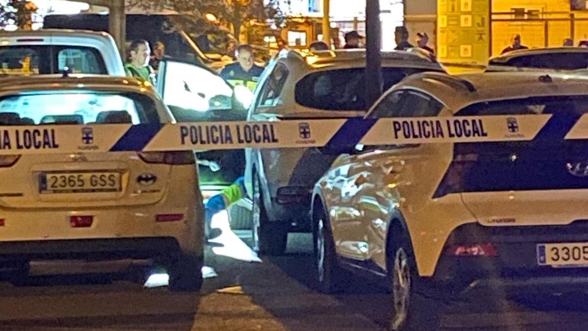 Cordón policial en la planta de reciclaje.