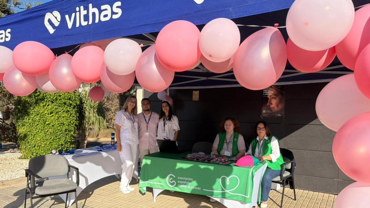 La AECC y Vithas se unen contra el cáncer de mama en Almería.