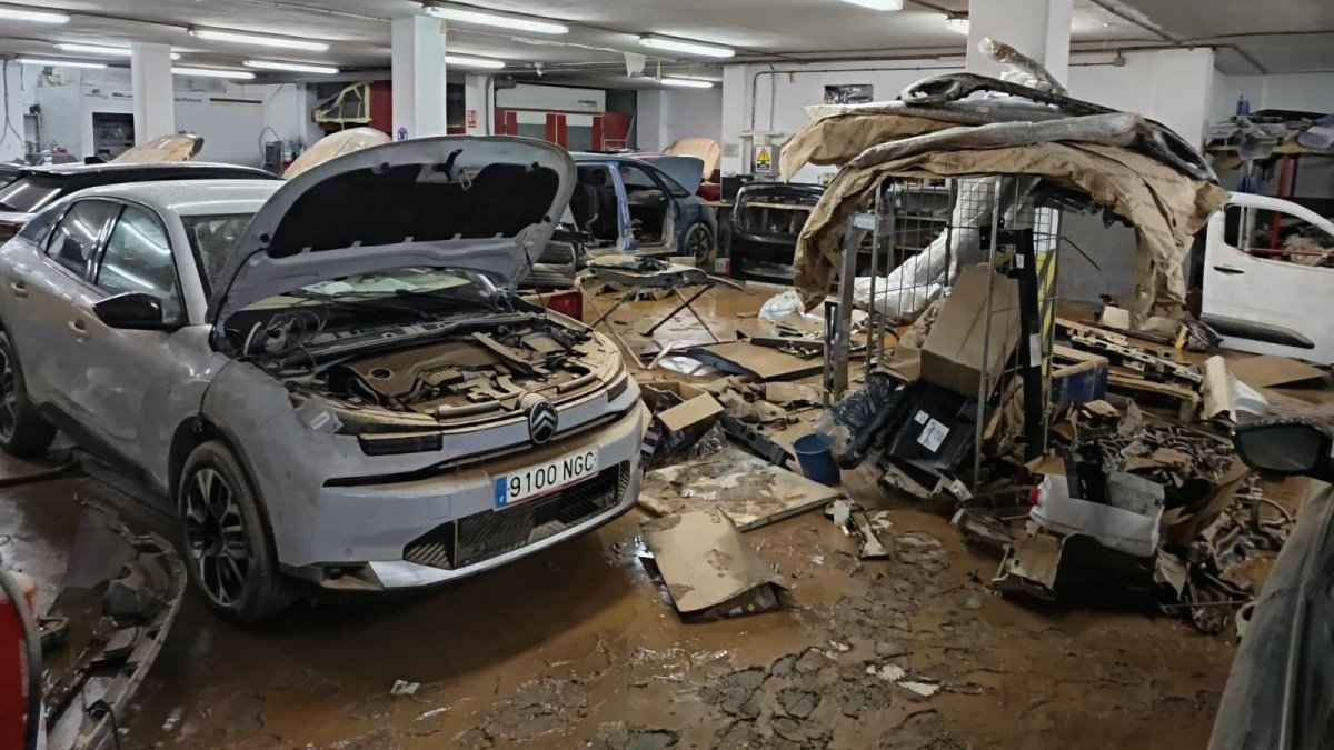 Garaje de Citroen Ejido Motor tras las fuertes lluvias.