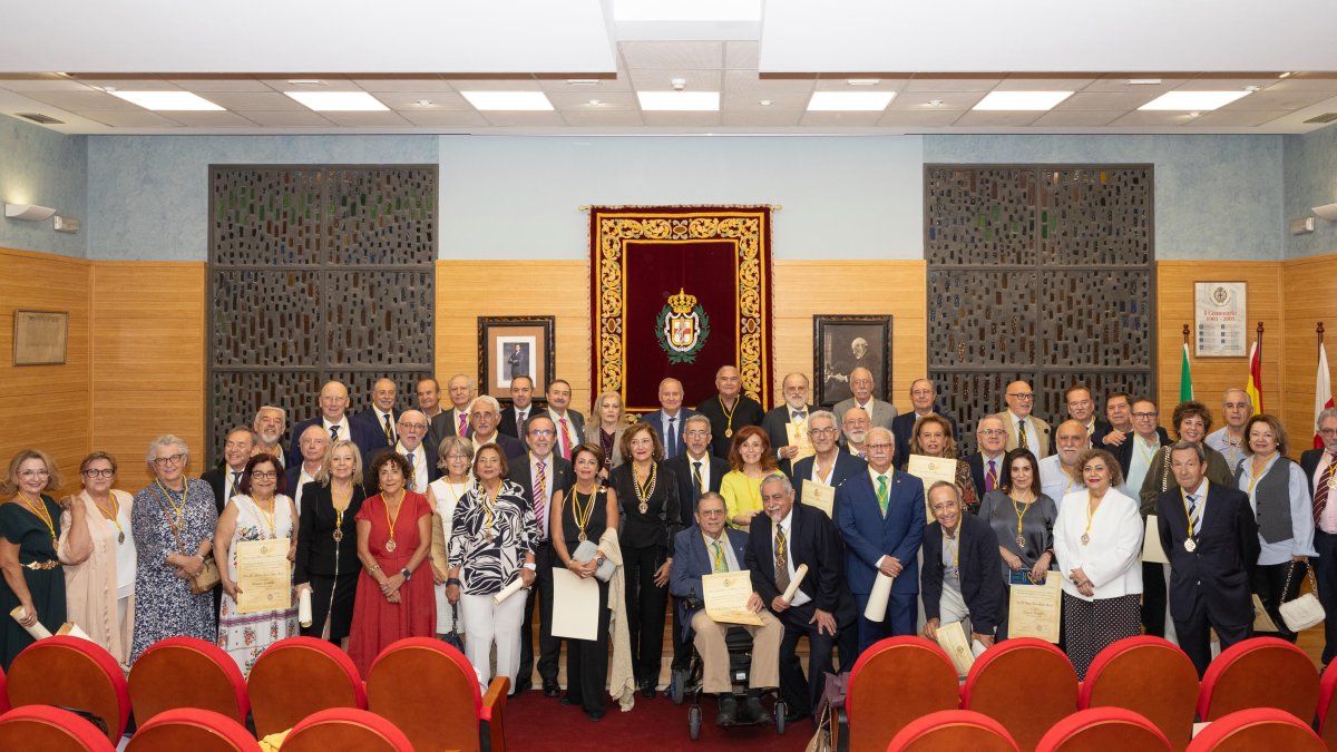 El Colegio de Médicos de Almería celebra el Acto Homenaje a 46 nuevos Colegiados Honoríficos.
