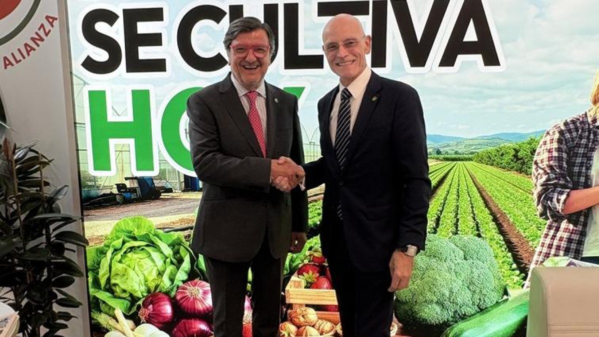 Cecilio Peregrín, Presidente de FEPEX, y Joaquín Rey, Presidente de la Asociación